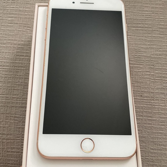 iPhone 8 Plus gold unlocked - Picture 3 of 7